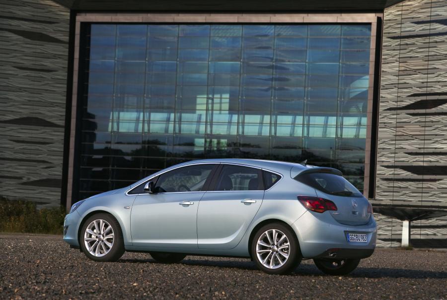  Opel Astra 5-Door 2009 года  (фото 107 из 170)